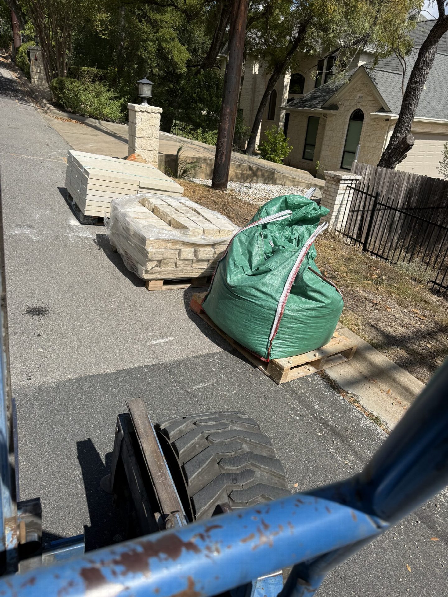 Driver's photo of 4"x6" Nicotine Limestone Chop Blocks in Austin