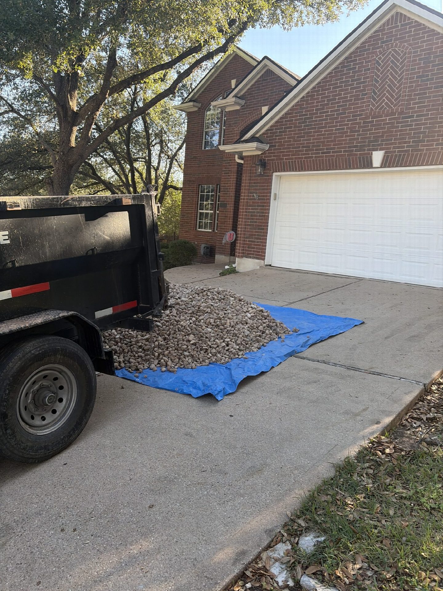 Driver's photo of 3 yards of 1"x2" Washed River Gravel in Austin