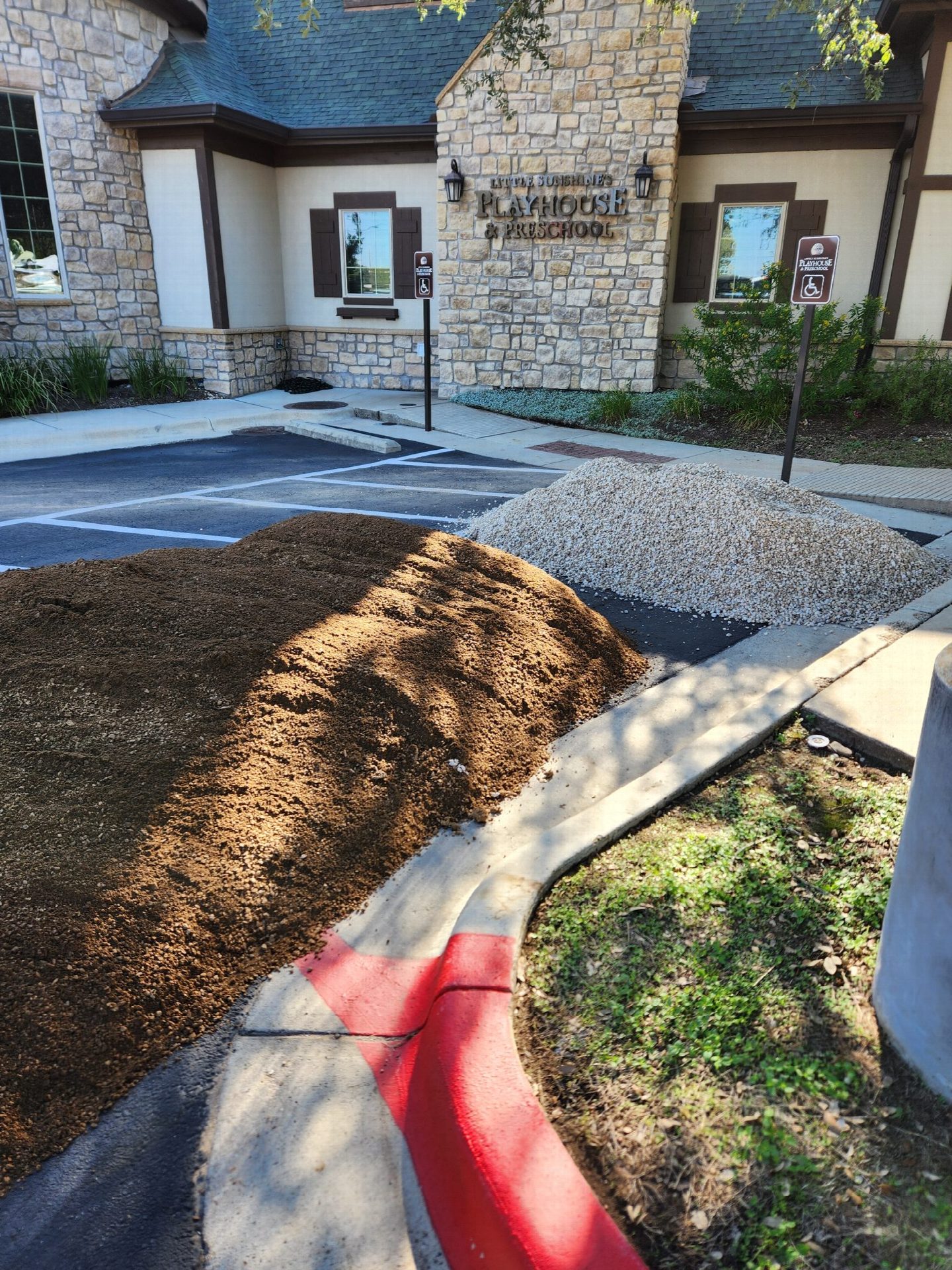 Driver's photo of 3.5 yards of 1/2" minus - Decomposed Granite in Lakeway