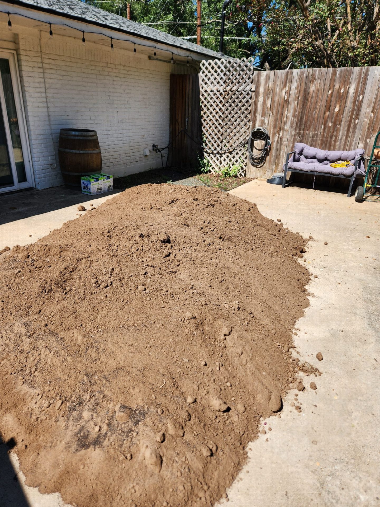 Driver's photo of 3 yards of 75/25 Soil Mix in AUSTIN