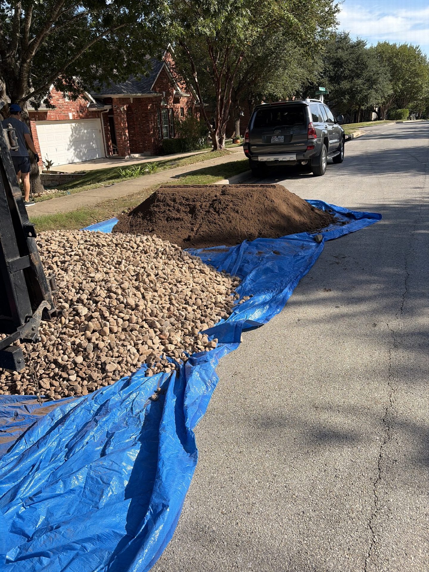 Driver's photo of 3 yards of 1"x2" Washed River Gravel in Austin