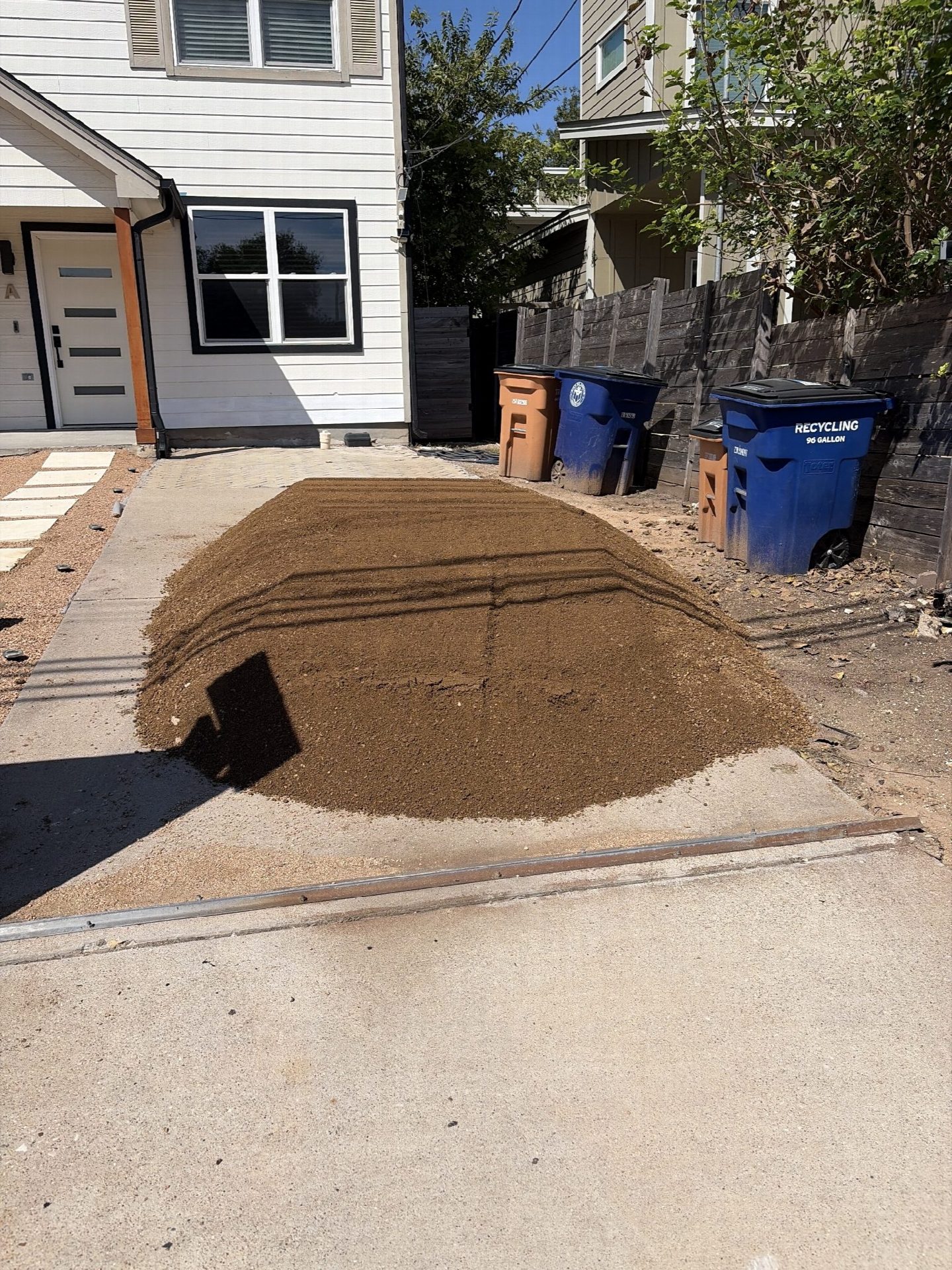 Driver's photo of 4 yards of 1/2" minus - Decomposed Granite in Austin