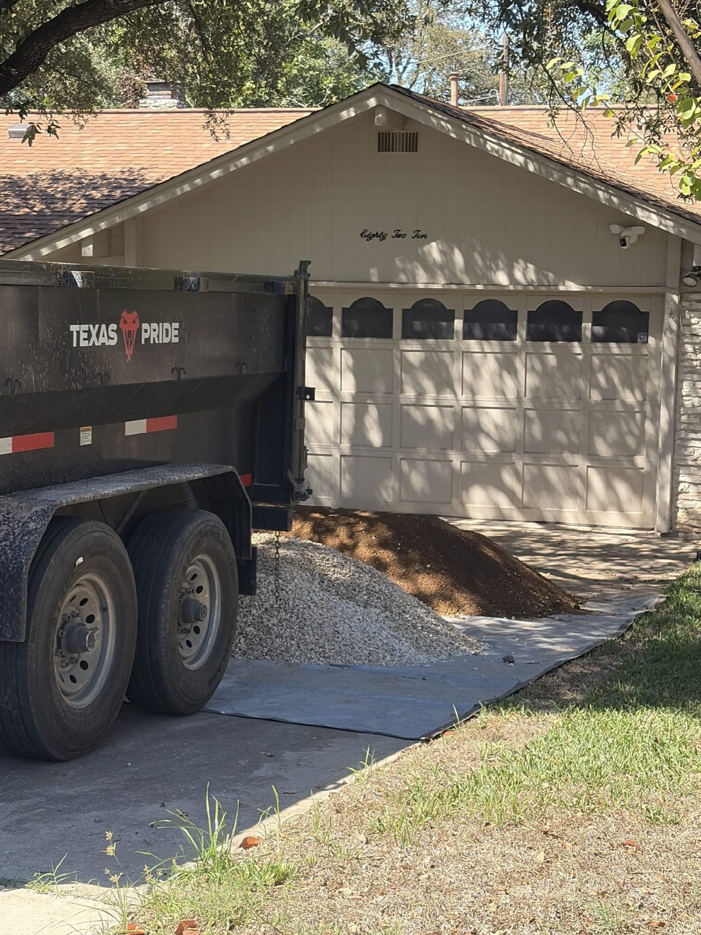 Driver's photo of 2.5 yards of 1/2" minus - Decomposed Granite in Austin