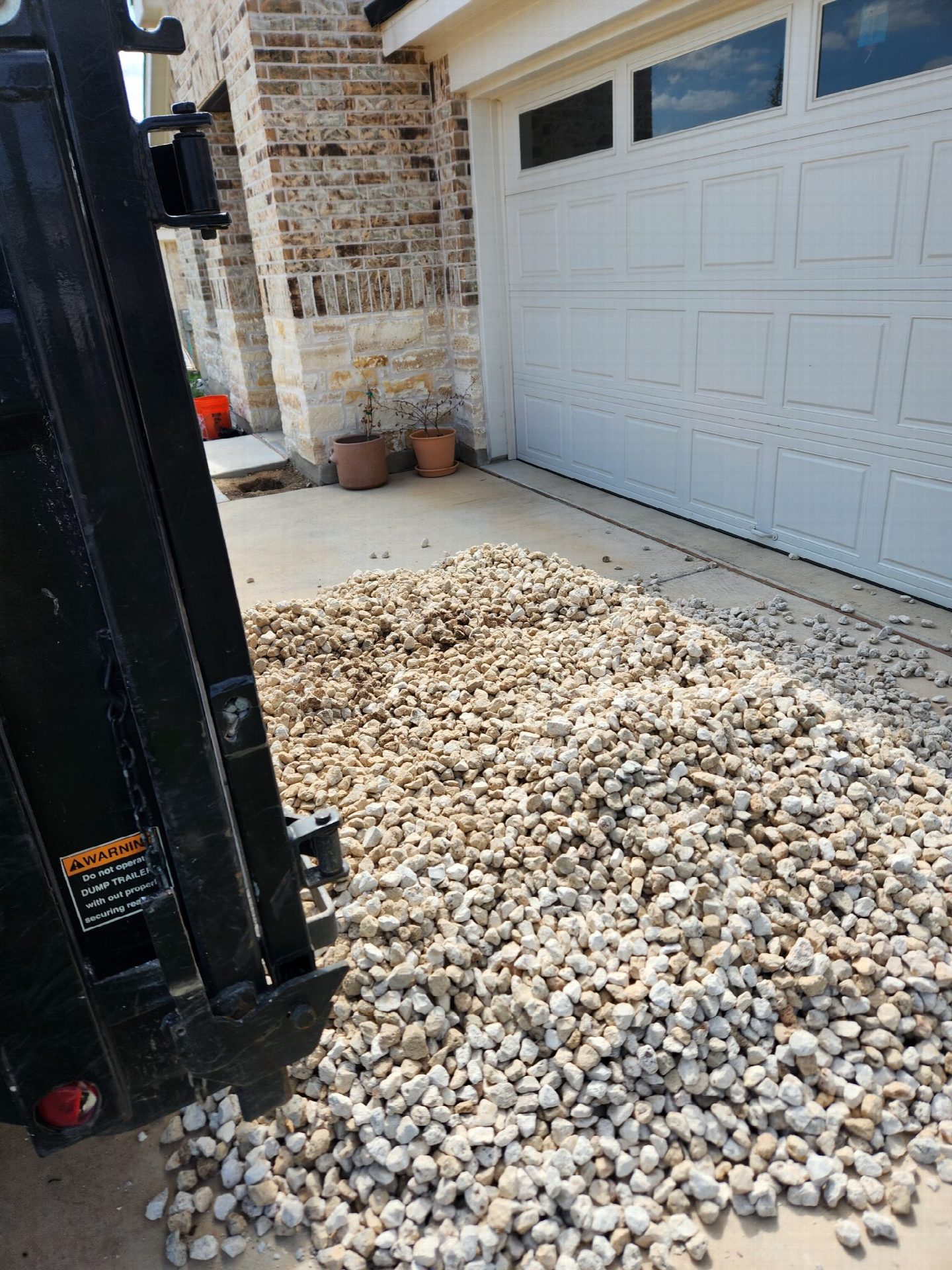 Driver's photo of 2.5 yards of 1.5" Limestone Gravel in Georgetown