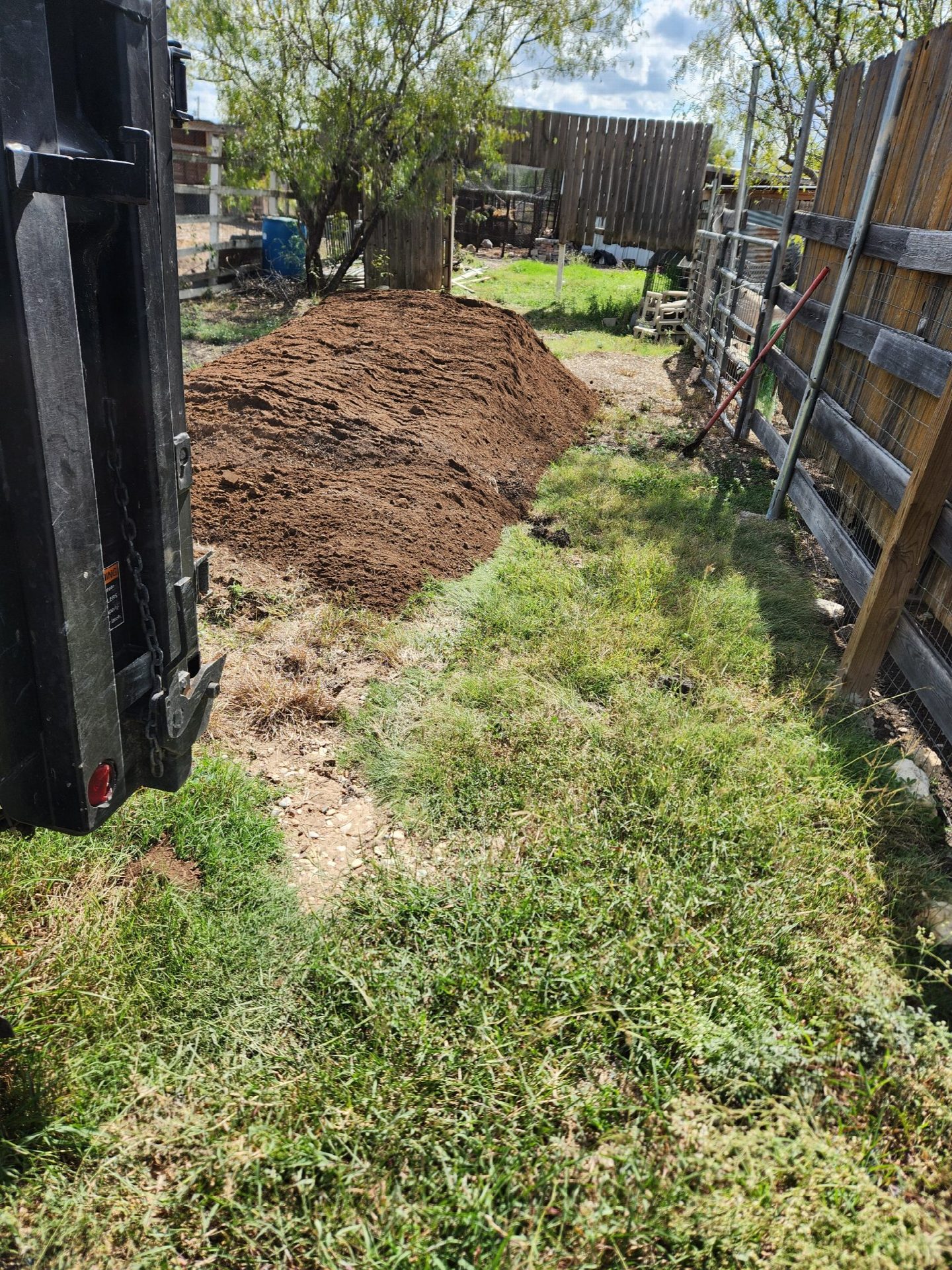 Driver's photo of 5 yards of 50/50 Soil Mix in Manor