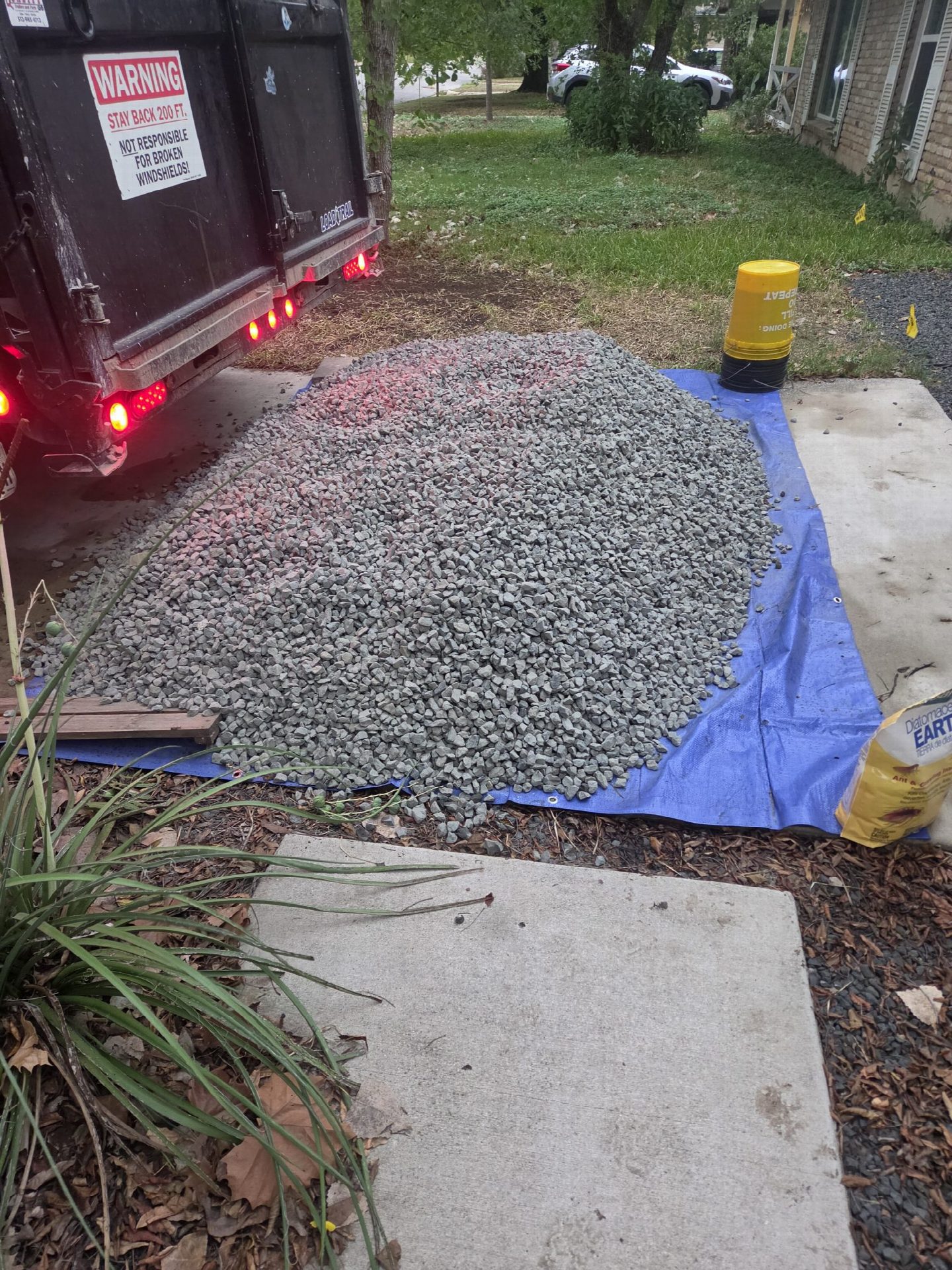 Driver's photo of 2 yards of 1" Black Star Gravel in Austin