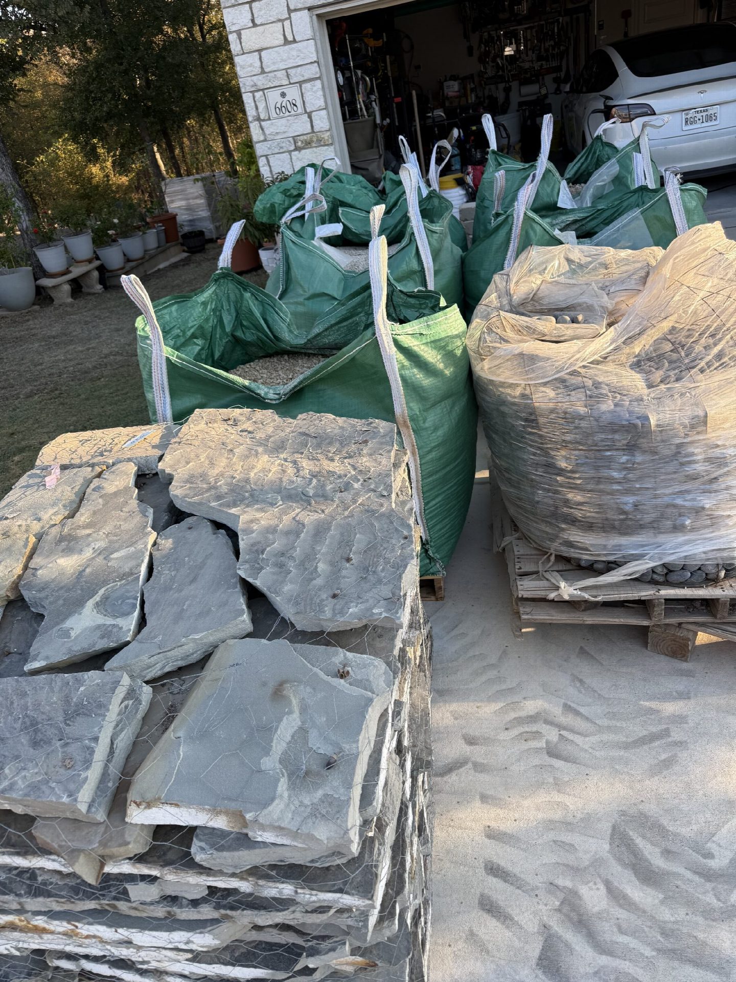 Driver's photo of 3 yards of 3/4" Crushed Limestone in Pflugerville