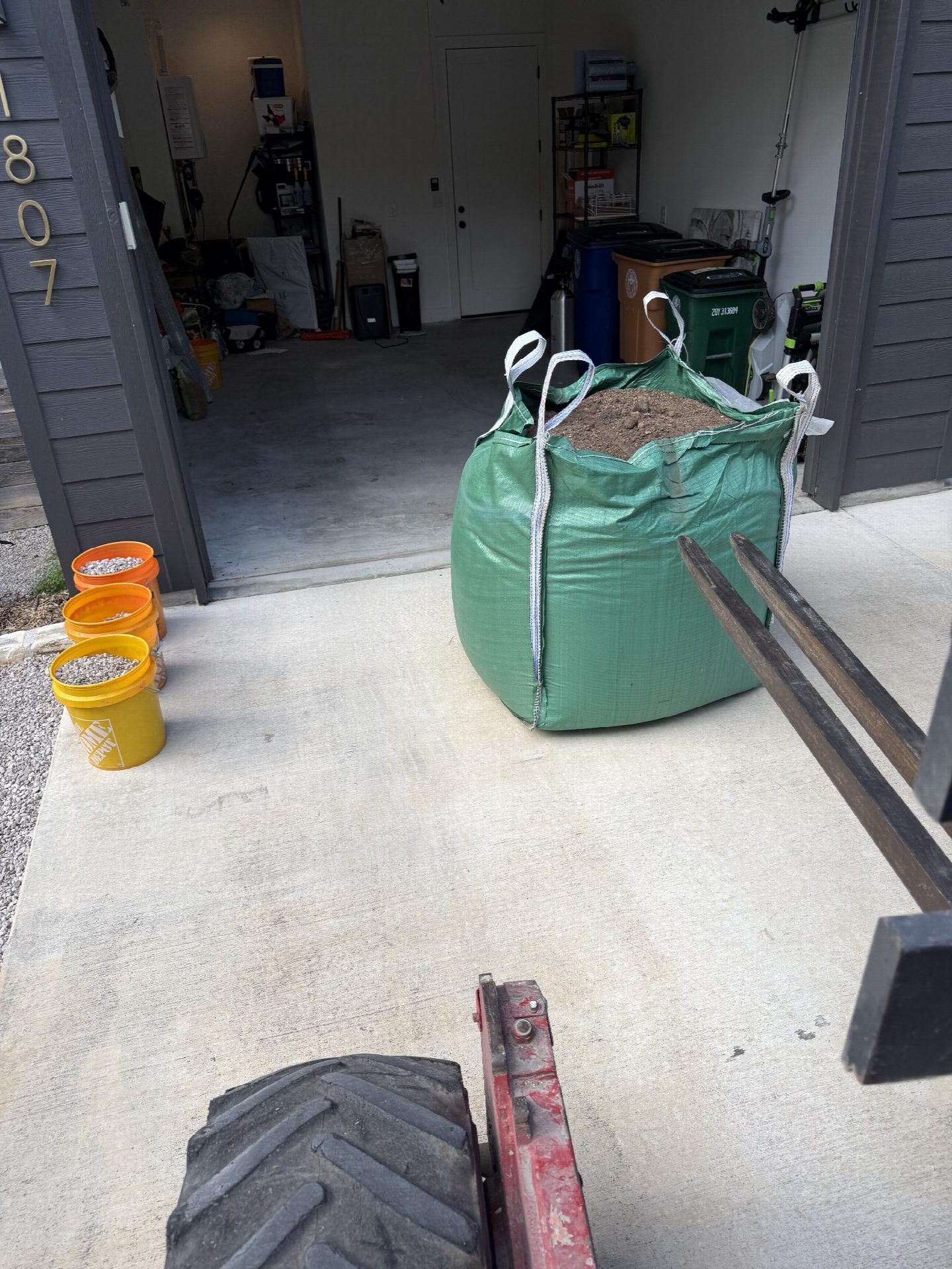 Driver's photo of 1 yard of Flower & Garden Soil in Austin