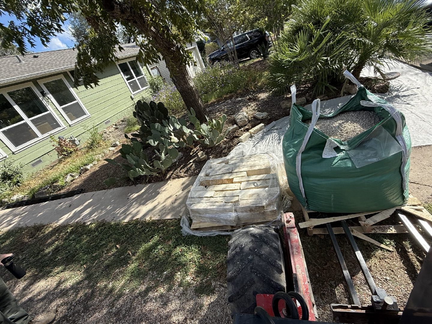 Driver's photo of 1 yard of 3/4" Crushed Limestone in Austin
