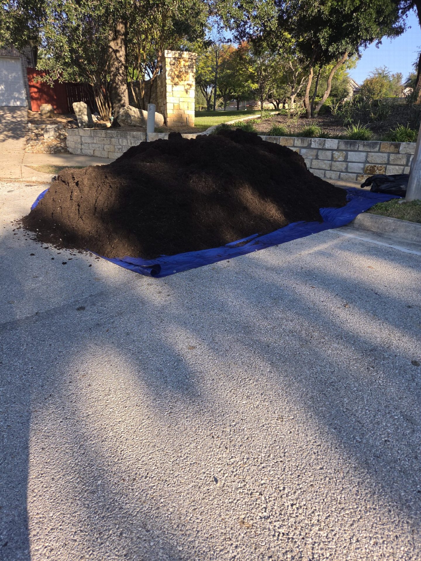 Driver's photo of 5 yards of Hardwood Mulch in Cedar Park