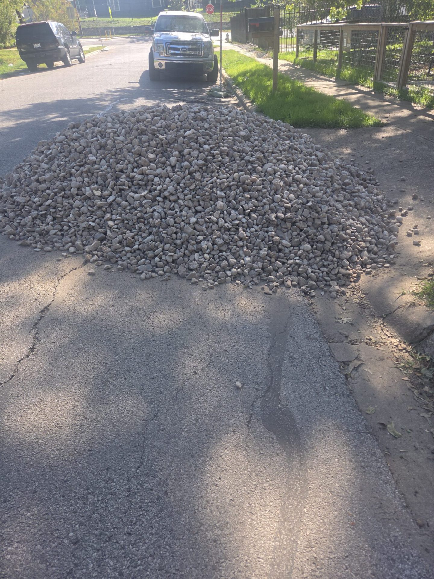 Driver's photo of 3 yards of 1"x2" Washed River Gravel in Austin