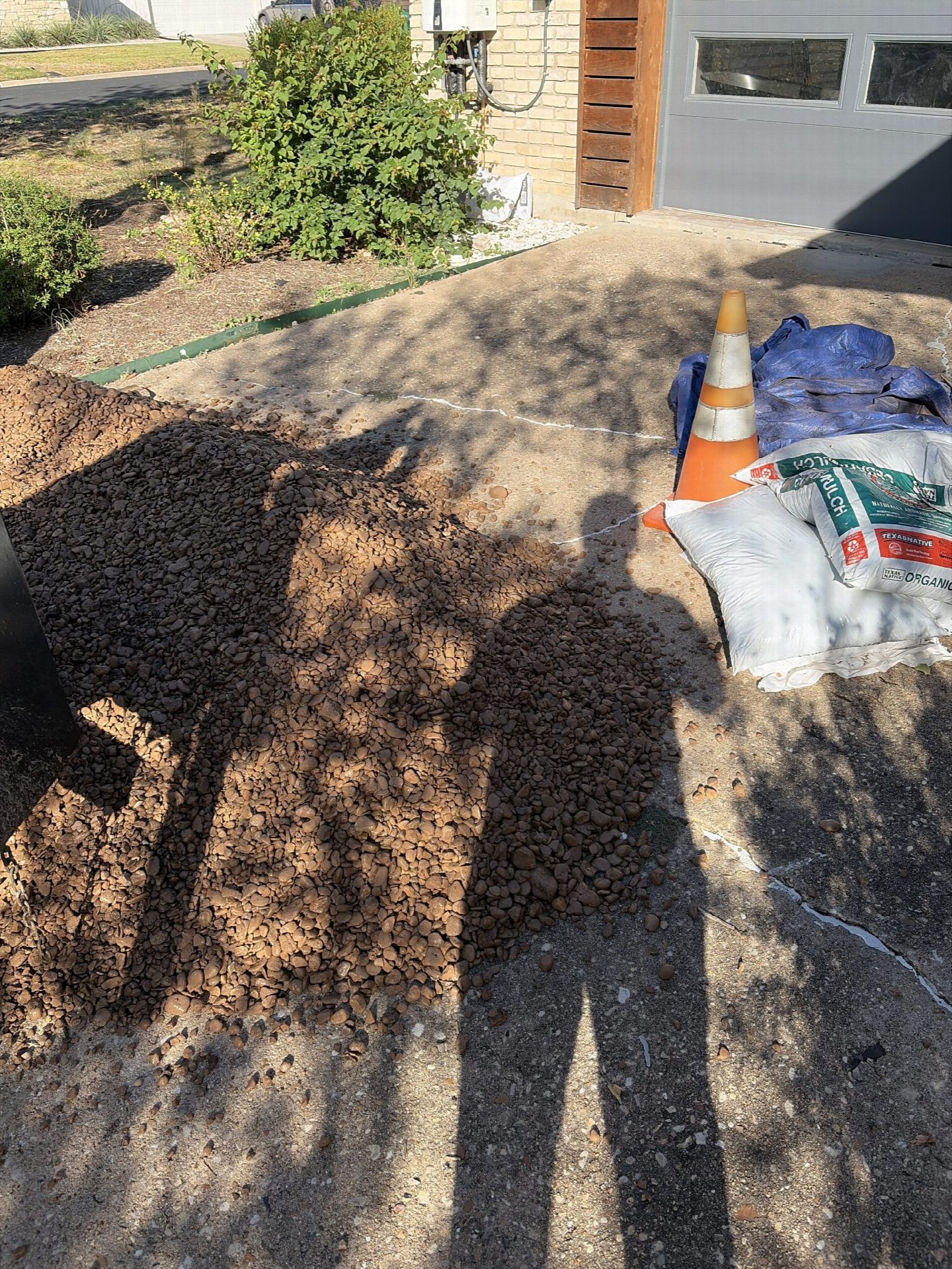 Driver's photo of 2 yards of 3/4"x 1'' Washed River Gravel in Austin