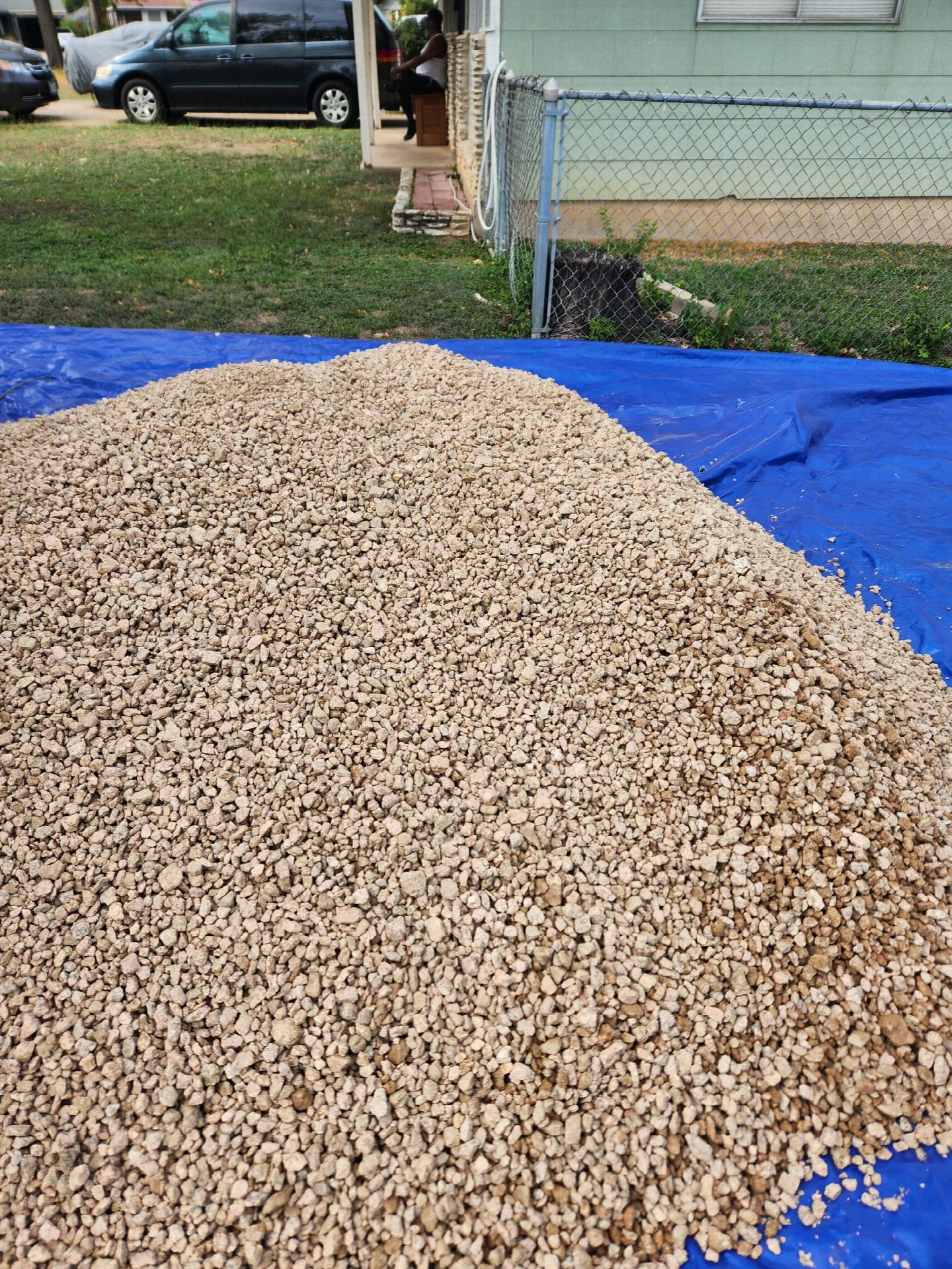 Driver's photo of 5 yards of 1/2"- 1" Fairland Pink Gravel in Austin