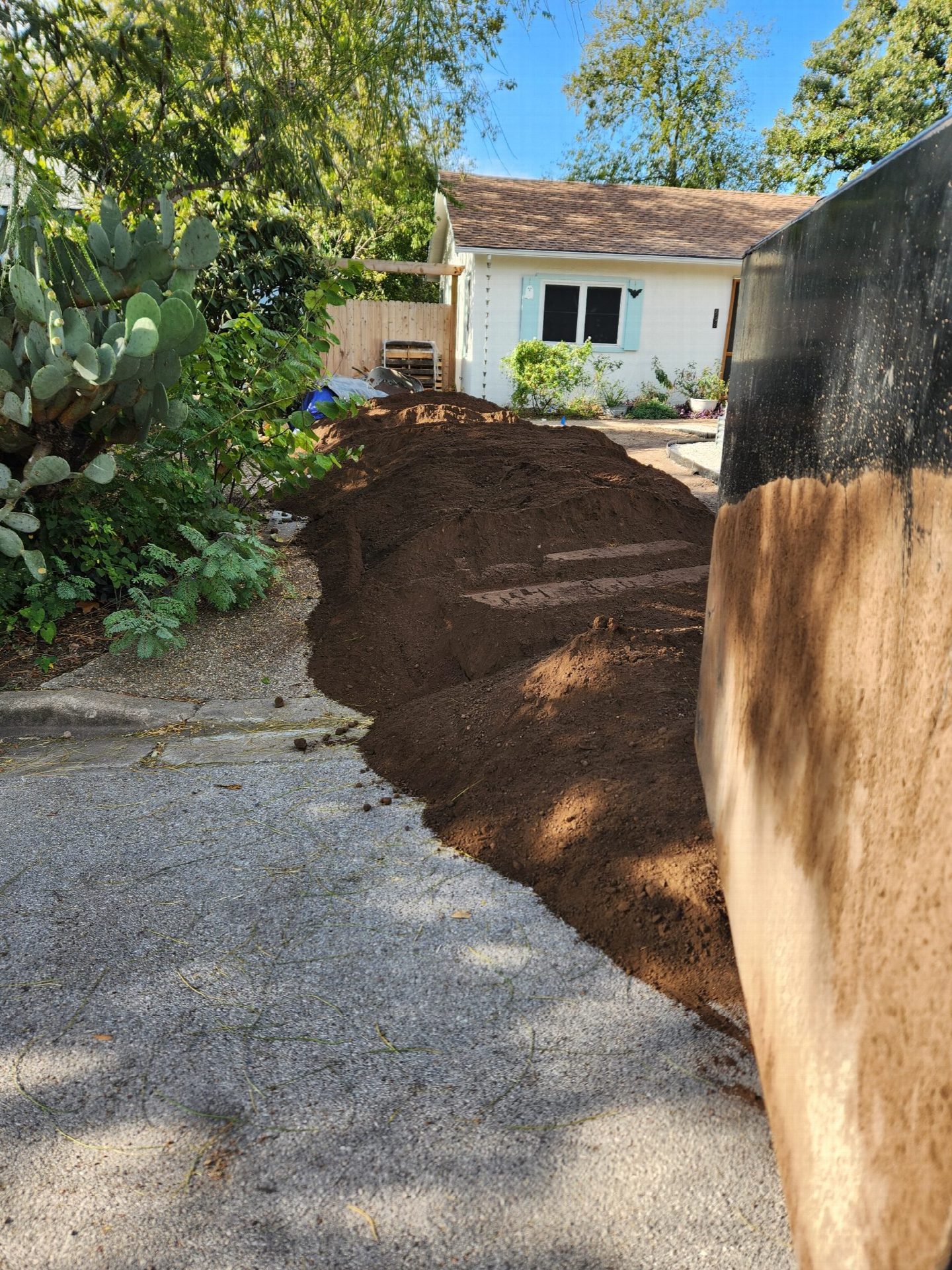 Driver's photo of 10 yards of 50/50 Soil Mix in Austin