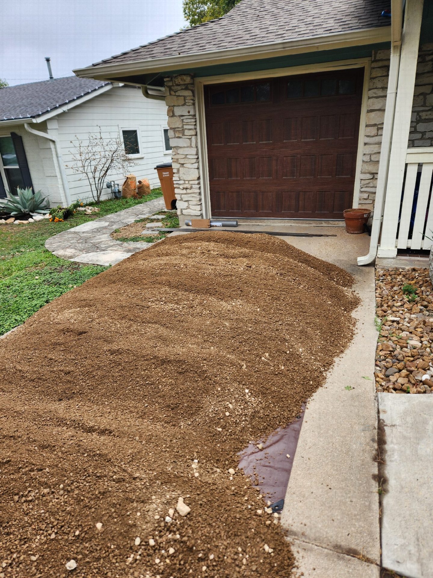 Driver's photo of 3.5 yards of 1/2" minus - Decomposed Granite in Austin