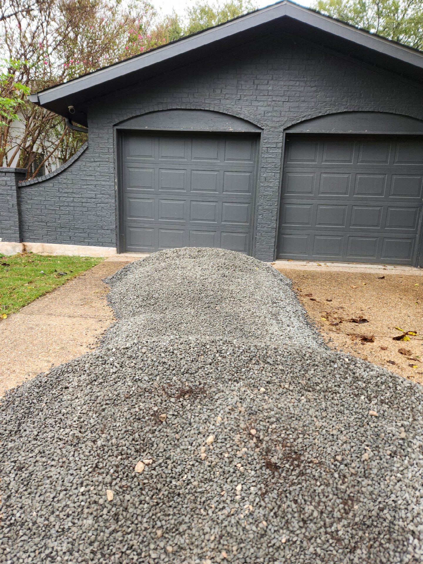Driver's photo of 3 yards of 5/8" Black Star Gravel in Austin