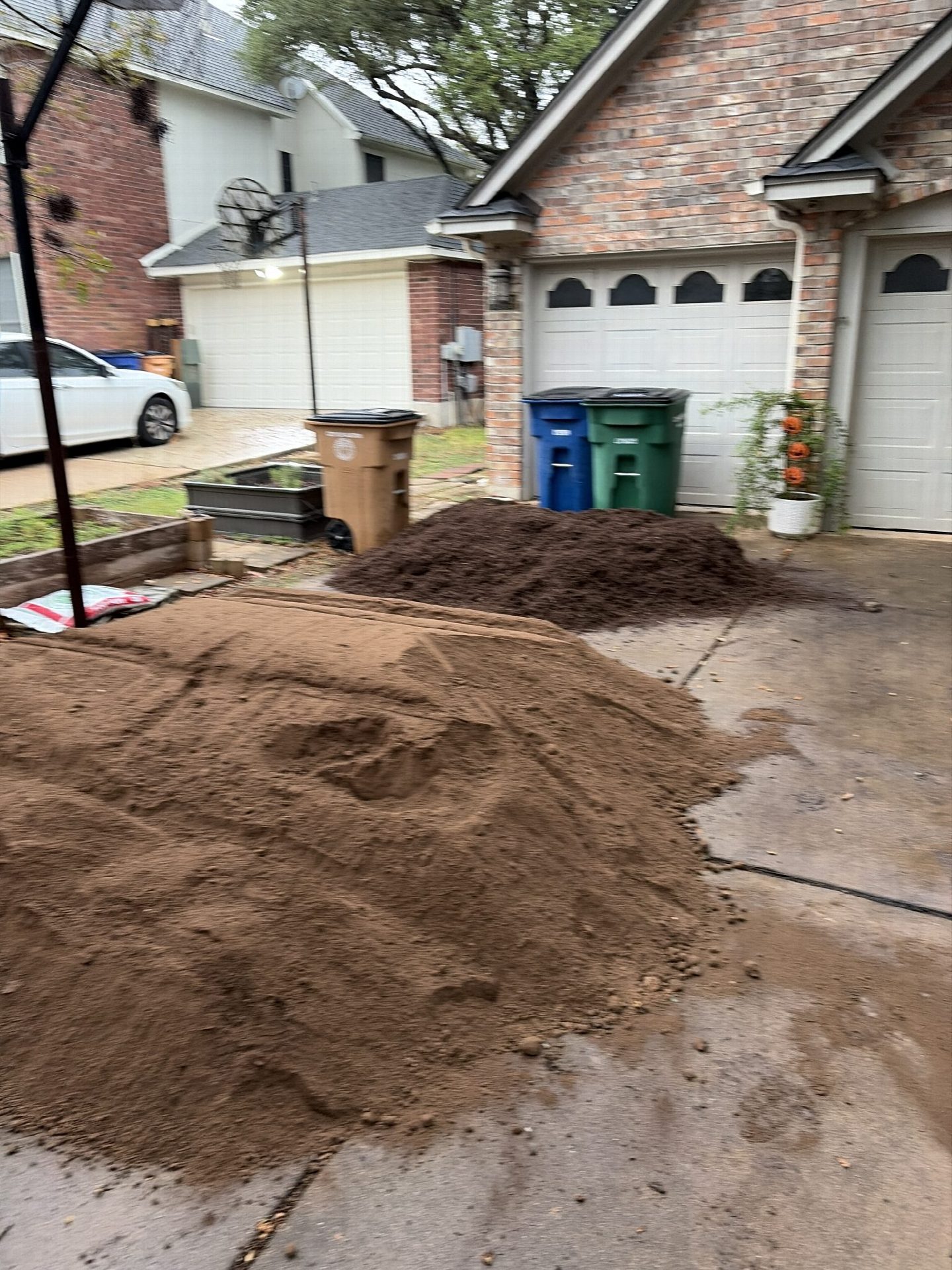 Driver's photo of 4 yards of 75/25 Soil Mix in Austin