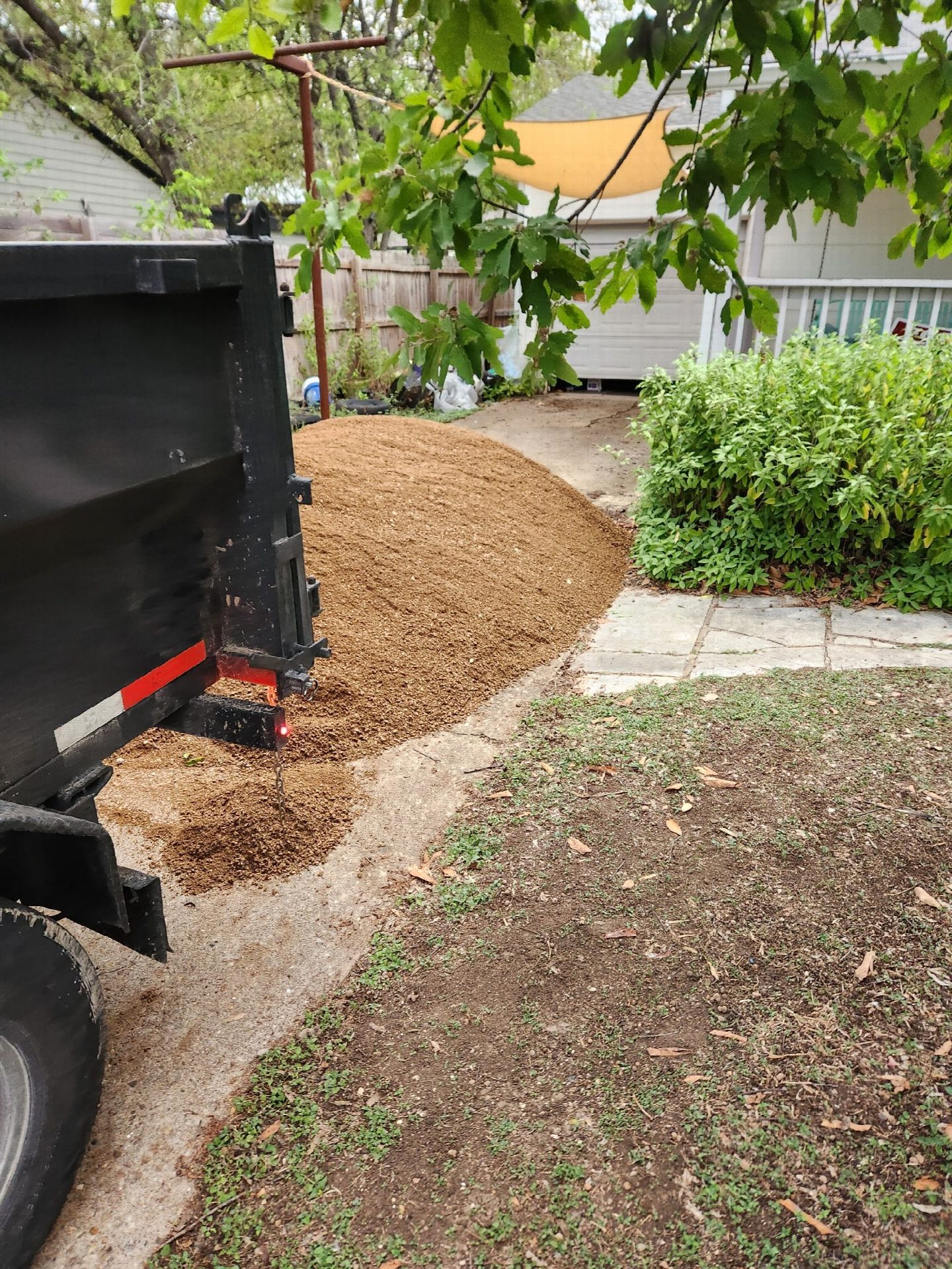 Driver's photo of 5 yards of 1/2" minus - Decomposed Granite in Austin