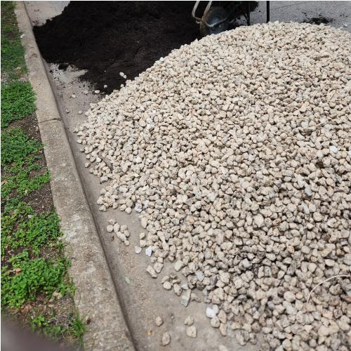 1.5" Limestone Gravel thumbnail 9