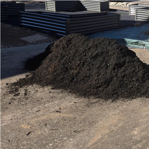 Black Dyed Mulch thumbnail 7